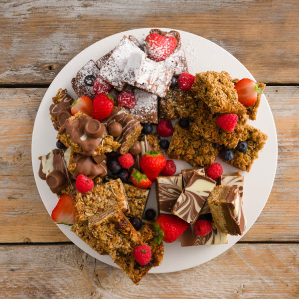 Basil’s Classic Cake Box - Image 2
